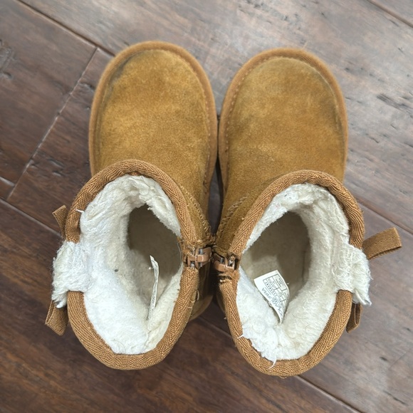 Koolaburra by UGG Victoria Girls Mini Boots - Picture 2 of 5